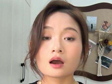 方脸拍照怎么笑#方脸 #方脸女孩 #拍照表情管理 #拍照技巧