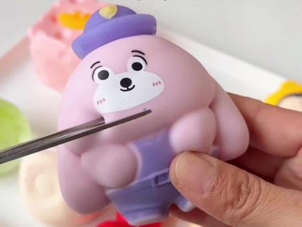 捏捏里到底有什么,把它剪开看看 #解压#手工#剪捏捏#捏捏