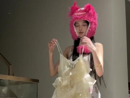 我试图与你共情 却发现我们从未同频
#带走了我的天真转场