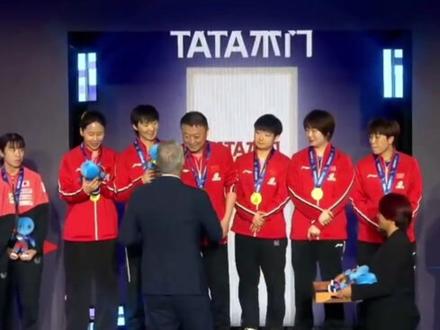 #冠军🏆时刻 #庆祝世界冠军 #孙颖莎王曼昱 #2026年伦敦世乒赛 #女团冠军 颁奖荣誉时刻@抖音热点