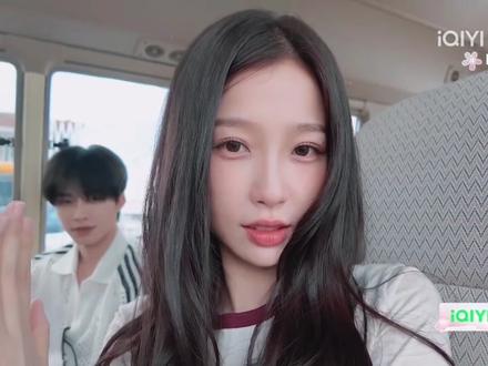 特别像小情侣旅游vlog#虞书欣 #何与 #泰甜啦 #双轨