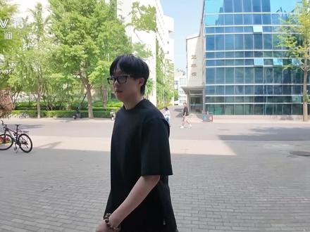 央视专访王楚钦 2025年6月8日,央视《面对面》专访乒乓球运动员王楚钦。#媒体精选计划