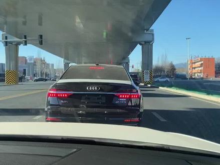 #我叫杰老板 从小父亲给我买汽车玩具,现在我长大了我给您一辆大玩具。