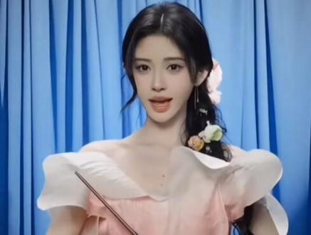 #演唱现场 #鞠婧祎 #哔哩跨年晚会 #哔哩哔哩
我们小鞠首次登台B站跨年晚会直接美爆了,你们猜猜我家小鞠的快乐搭档是谁?