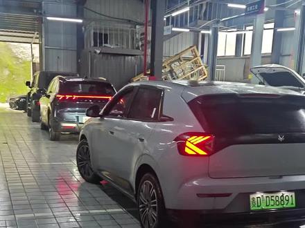 极狐t1免费安装护板,感谢为我们普通消费者维权的车友,也是安装上了免费护板了,虽然质量一般般,总比没有强#极狐#极狐t1 #维权 #万能的网友 #新能源汽车