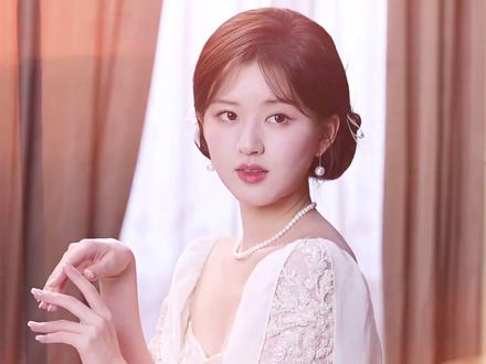 从口碑泥潭到百亿女主,这颗“硬核糖果”活得远比长相要狠 #人物故事 #赵露思 #影娱漫谈编辑部 #抖音精选 #青年创作者成长计划