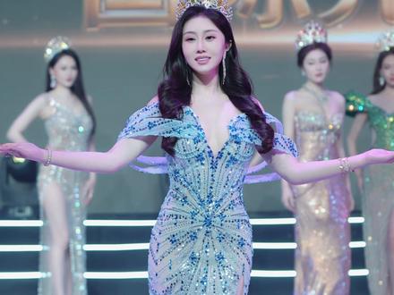 王佳沫的冠军秀
#女神 #世界中华小姐 #国际光环小姐 #选美冠军 #选美比赛