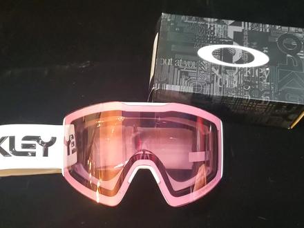 #滑雪 滑雪小白的实用干货 Oakley雪镜 极速的镜片应该怎么样拆换