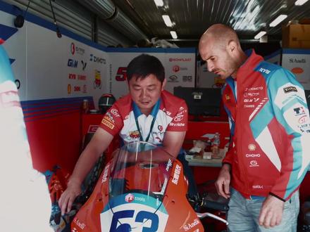 张雪WSBK夺冠的内幕秘密!德比斯为什么选择了张雪机车? #张雪机车 #张雪820RR #WSBK #德比斯 #仿赛 @张雪的机车 @张雪机车 @张雪机车官方旗舰店