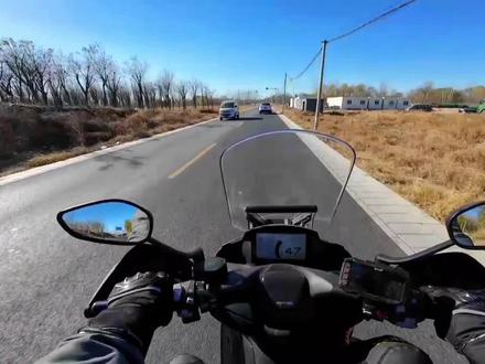 新一代的踏板车卷王来了,价格实在是太有诱惑力了,对于摩友来说是一件好事,是否能引起一波降价?#升仕350 #摩托车 #踏板 #摩旅 #爱机车爱生活