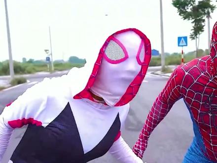 如果蜘蛛侠变异成为丧尸?第一视角带你体验大战小丑王#第一视角 #蜘蛛侠 #丧尸 #大战 #变身