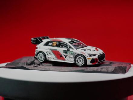 细化战损版飞驰人生3奥迪A3拉力版【魔法馒头】 这次尝试用一辆车还原飞驰人生3点两台原型车
#魔法馒头 #飞驰人生 #小比例车模 #教程 #汽车模型