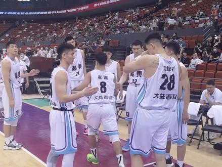 #全运会 广东U22男篮出场了!2号#徐杰 3号#胡明轩 8号#赵睿 没错,是8号!#广东东莞大益队