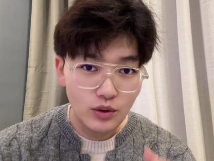 网红阿爆哭诉后又道歉!别把自己和普通人割裂了,守住初心才是长久之道!#阿爆 #网红 #吃瓜 #影娱热点团 #抖音精选app