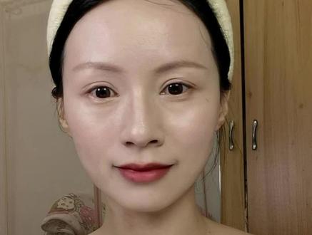 伪素颜妆 化妆跟练练起来#姜乘澜 #化妆跟妆 #跟着胡楚靓学拍抖音 #跟着姜乘澜 #清透妆容