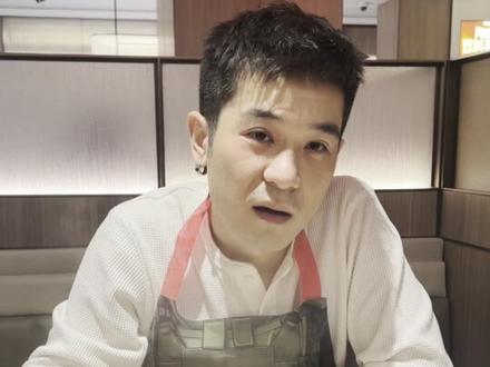 就回家过年问题上,双方代表在海底捞友好磋商下决定各自回家各找各妈,今年就先回去再享一年福啦
