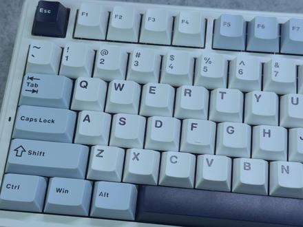 狼族F99如何选择轴体,一个视频告诉你#机械键盘 #键盘 #客制化键盘 #狼蛛 #狼蛛f99