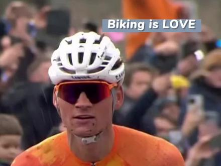 范德普尔创造历史公路越野八冠王 2026年公路越野世锦赛,彪哥范德普尔毫无悬念再夺金牌,拿下自己职业生涯第8件公路越野彩虹衫,创造历史,当之无愧的公路越野历史第一人。#骑行 #公路车 #公路越野世锦赛 #范德普尔