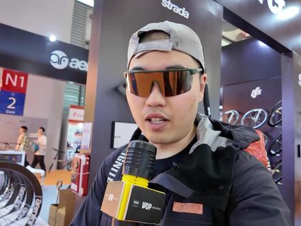 究极气动缝合怪:SPECT MIRA 前叉后上叉像factor,下管像皮娜,几何就是cervelo s5的几何,缝合三项气动特点,腰子看了瑟瑟发抖,车架前叉一体把套装只要6999,钱包看了蠢蠢欲动,这就是空力公式旗下的车架品牌SPECT Mira气动缝合怪公路车#上海国际自行车展 #公路车 #空力公式 #外置舵管 #破风公路车
