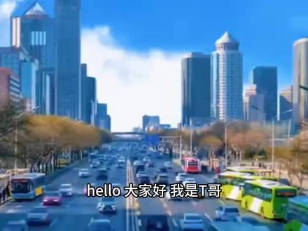 浙江世宝:从“方向盘”到“方向盘消失”的进化之路 工信部正式公布中国首批L3级自动驾驶车型准入许可,这一消息直接点燃了资本市场,智能驾驶概念股集体狂欢,12月17日浙江世宝更是上演了“2连板”的强势行情。
浙江世宝成立于1982年,一直专注汽车转向系统领域,被业内称为 “靠着一个方向盘闯天下”。
在L3级自动驾驶时代,方向盘不再是必需品。车辆需要一个完全独立于驾驶员的转向系统,这就是 线控转向(SBW) 。
转向系统是决定车辆能否“听懂”AI指令并精准执行的关键执行部件。
与传统机械转向不同,线控转向通过双电机、双芯片、双传感器的冗余设计,将系统失效概率降至FIT级,达到汽车电子最高安全标准ASIL-D。
这意味着,当驾驶员在高速公路上睡着时,车辆仍能安全地完成转向操作。
浙江世宝的核心竞争力在于其 线控转向(SBW) 技术,该技术通过机械解耦,实现方向盘与车轮的完全电控连接,支持L3及以上级别的冗余控制和底盘集成协调。
该转向系统已获得比亚迪、蔚来、理想等十余家主流车企的定点,部分项目计划于2026年量产。
12月17日,公司在互动平台明确表示,其智能转向、线控转向、电调管柱等产品均适用于L3及以上自动驾驶,并已与多家车企建立长期配套合作。
浙江世宝的客户矩阵堪称“豪华”,包括奇瑞、吉利、蔚来、理想、零跑、小米等主流车企。
其中,与小米汽车的合作尤为引人注目,公司已于2024年切入其供应链。
在商用车领域,公司智能电液循环球转向器已成功应用于 重型无人矿卡 ,并在机场行李车、摆渡车等特定场景实现落地。
2025年三季报显示,浙江世宝实现归母净利润1.497亿元,同比增长33.66%,基本每股收益0.1819元。
与此同时,公司正加速产能扩张,计划新增年产60万台套汽车智能转向系统,以应对2026年预计爆发的市场需求。
线控转向系统的初期量产成本约为4000元/套,但通过规模化生产,有望在2026年前降至3000元以下,打开盈利空间。
根据行业预测,中国线控转向市场2024年规模为5.5亿元,到2030年将飙升至301.5亿元。
浙江世宝凭借其先发优势,有望在2030年将线控转向业务贡献的利润占比提升至40%,成为智能驾驶产业链中确定性最高的投资标的之一。
#浙江世宝 #无人驾驶 #智能驾驶概念股