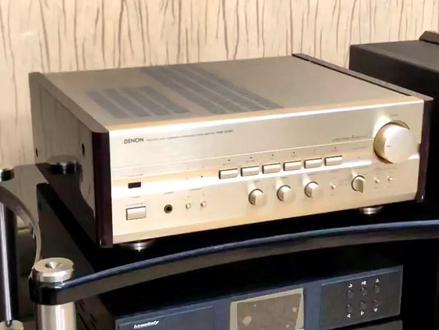 日本天龙PMA-1315RG经典发烧HiFi功放机3000米,日本原产Denon/天龙PMA-1315RG超甲类发烧纯功放,世界电压可调,豪华钢琴烤漆侧木板+铝合金香槟金拉丝面板,尊贵大气,非常漂亮,整机功能声音一切正常,无任何修摩史,成色内外新净,全方位实物图,一切皆原厂。
末级电流由一片DENON C5023cs专用芯片控制,与甲乙类不同,其末级功率管任何时候都不会关断,无开关失真,这一点与甲类功放相同。 末级用场效应管K216、J78作推动级,用料发烧,220V电压,重三十多斤,电压:100V/110V/220V/240V可调,想要大功率,并且拥有甲类功放的柔和声音,天龙PMA-1315RG都能表现的非常到位,采用MOS场效应管,使功放具备了甲类功放的性质,机子一通电就保持“发烧状态” 8欧115瓦+115瓦,4欧200瓦+200瓦,音箱A,B,A+B二组可接两对音箱,性价比极高的机器!
有兴趣的请联繫
#大圣音响#发烧音响#日本天龙音响#日本天龙功放机#音乐分享