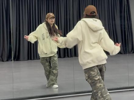 《听妈妈的话》超详细保姆级教学,时长7分钟,一起学起来吧#舞蹈 #听妈妈的话 #镜面教学 #听妈妈的话舞蹈