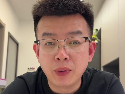 男生高考后发色推荐✨ 高考结束了,男生想染发的话,试试不挑肤色还不用漂的发色吧~选对了真的能让颜值提升一个度呢!
#男生发色 #发色 #男生染发 #当我染了喜欢很久的发色 #h5榛果灰棕