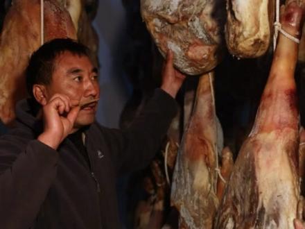 一份来自家乡的味道
#火腿 #盘县火腿#家乡味#纯手工零添加