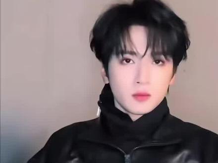 严浩翔伟大的引导型恋人#严浩翔#谭爽 #严浩翔接机