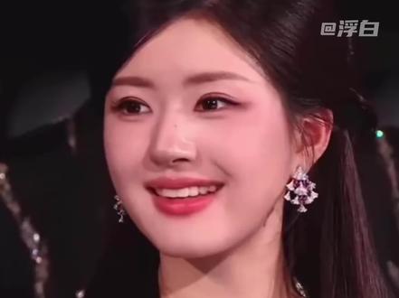 如果成长的代价是失去笑容 那么我真的希望你永远“不长大”#赵露思 #星光大赏 #许我耀眼 #成长 #娱乐评论大赏