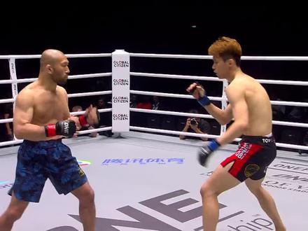 日本锁腿狂魔,裁判反应慢一点,对手腿就废了 #自由搏击 #泰拳 #mma综合格斗 #体育精神