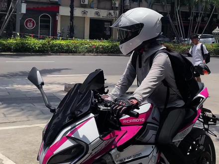 女骑小姐姐被追尾到店更换后转向灯@.紫曦爱吃香菜 #春风250sr