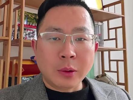 2026年,鄂南高中招生的人数为一千人,主城区招五百五十人,下面县市区招三百五十人,还有一百个指标是给到我们的国际班,同时二零二六年自主招生考试也会如期举行,今年的考试的政策和去年一样,第一批招两百人a类一百人,b类一百人,选拔的方式和去年一样,由于这学期比较短,各位初三的学子们要抓紧备考啦,关注我了解更多咸宁考试资讯。