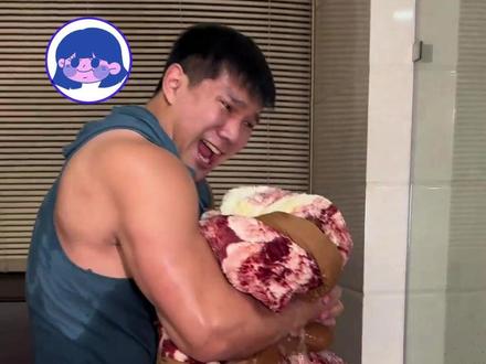 拉舍尔毛毯:敢挑战我算你年轻不懂事 ysr..#拉舍尔毛毯 #广东省被 #搞笑 #手洗拉舍尔 #抽象