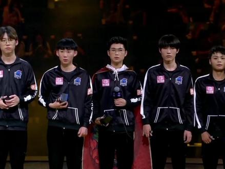 #哲诚cp #久诚 #久哲 愿以后有无数如父母如你的人出现在我以后的世界里,可以坦诚相待相互理解互相帮助,可以放心的将后背的安全交给对方,可以成为彼此完全信任的依靠,我自诚。