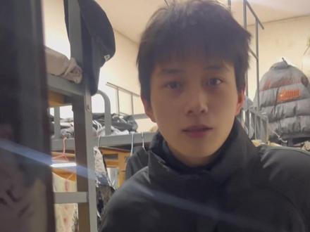 在和室友玩捉迷藏……#大学生 #校园生活 #宿舍