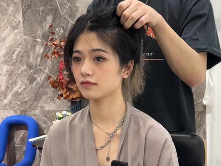 第一次尝试中分公主切~没有刘海的公主切竟然这么好看#福州理发店推荐 #福州做头发哪里好 #福州onhair #福州发型设计安迪老师 #福州剪发 @DOU+小助手 @抖音小助手 #2022流行发型 颧骨高太阳穴凹陷国字脸发型怎么剪