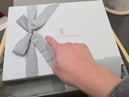 虎师傅测评Brunello Cucinelli国际一线品牌羊绒衫
#brunellocucinelli #羊绒衫 #羊绒 #小山羊绒 #山羊绒