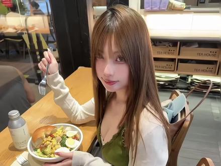 最适合夏天的发色~💇 #发色
#夏天
#染发
#绿色系
