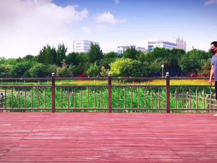 教你用#剪映 关键帧制作人物循环分身视频,很详细,一看学会#关键帧#人物分身效果@剪映研究所