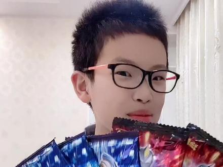 奥特曼卡片豪华17弹被雷德王老板教育了#奥特曼卡片 #卡片 #开包