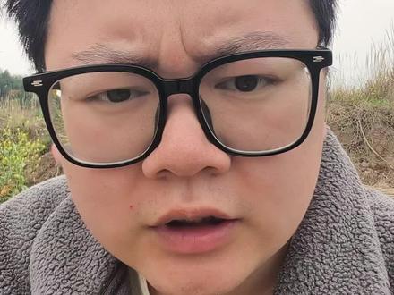 最强备用小屏手机你们觉得是谁? 那必须是iPhone13mini,A15芯片,4k60帧录制视频,再加上ip68防水和无线充电,配置拉满了,除了电池有点不耐用#手机推荐 #iPhone13mini #小屏手机 #一加15t #性价比手机