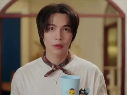 这条视频有两个萌物和一个倒霉蛋#firstkhaotung #satang #一糖 #泰剧推荐 #以猫饲爱