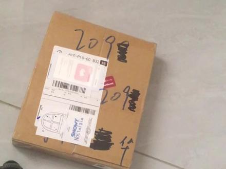 (🐯220)乐一番四月开箱分享
乐一番是跨境转运平台,定位是日本海淘一站式转运服务商,对单机吃谷人十分友好。这次选择的路线是乐一番纸飞机专线,从入库到收货只用了一个多星期,当天过海关很快就揽收了,速度很快。合单界面显示包裹实重370g,使用优惠券后国际运费1010日元,非常便宜。我主要切一些小卡和毛绒,用了乐一番的优惠券后,十分好价,之后也会继续使用乐一番切卡。#乐一番 #乐淘一番 #乐淘一番分享有礼 #海淘