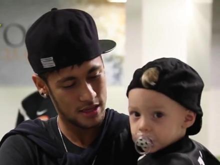 要成为像爸爸一样的超级英雄呀 #内马尔 #大卫卢卡 @DOU+小助手