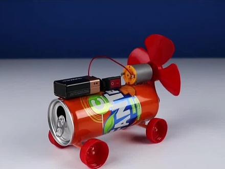 如何用易拉罐制作空气动力小车#小制作小发明小创造科技比赛作品 #学生科技手工作业 #儿童发明小制作 #小制作小发明小创造比赛比赛作品 #学生废物再利用科技小制作 #少儿废品手工制作 #科技小制作 #儿童易拉罐手工大全 #儿童手工车制作