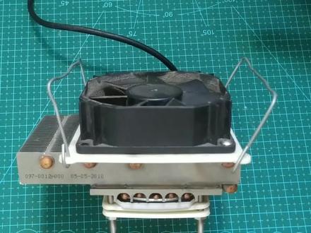 种多肉等植物太阳少怎么办?教你做一个低成本大功率的植物补光灯 #