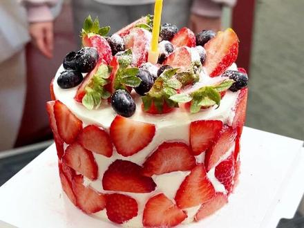 惊喜!纽芝兰为沈月庆生,27号甜蜜暴击来袭🎂 #沈月 #生日快乐 #纽芝兰飞马托特包 #纽芝兰 #生日惊喜