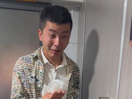 今天这个厕所等得有点久#改编歌曲 #厕所唱歌 #搞笑