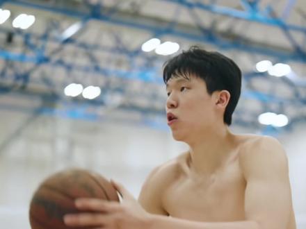 夏季联赛打完 外国媒体到底是怎么评价杨瀚森的? #杨瀚森